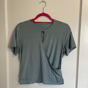 Lululemon round trip short sleeve Size 8